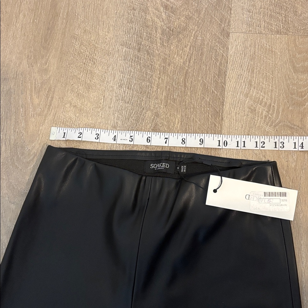 Sleek Black Women's Faux Leather Pants - Picture 4 of 7